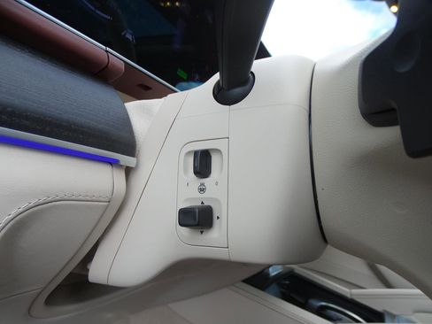 Used 2021 Mercedes-Benz Maybach GLS 600 4MATIC image 20