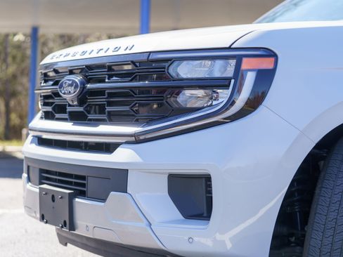 Used 2026 Ford Expedition Platinum image 44