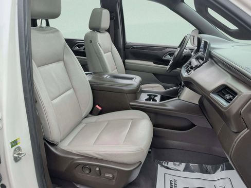 Used 2021 Chevrolet Suburban LT RWD image 18