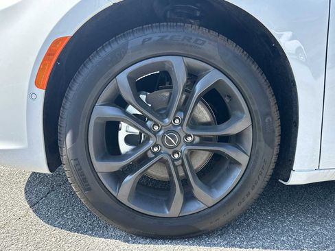 New 2026 Chrysler Pacifica Select image 11