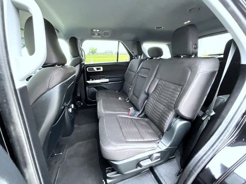 Used 2020 Ford Explorer XLT AWD/4WD image 22