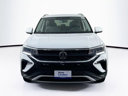 Used 2022 Volkswagen Taos SE image 2