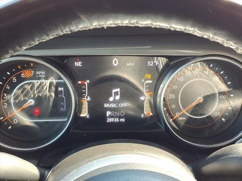 Used 2022 Jeep Wrangler Unlimited Sahara w/ LED Lighting Group AWD/4WD image 19