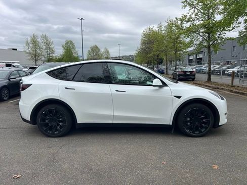 Used 2023 Tesla Model Y Long Range AWD/4WD image 6