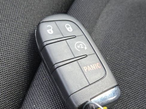 Used 2016 Jeep Renegade Latitude image 33