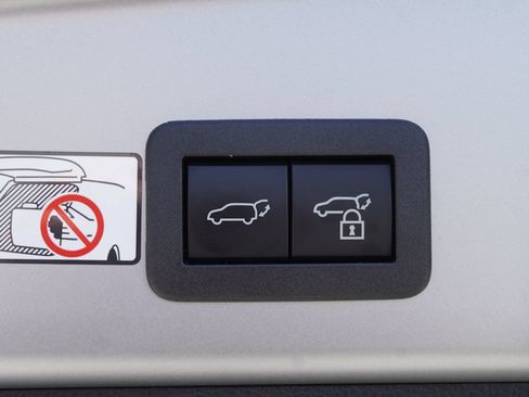 Certified 2026 Toyota Corolla Cross XLE w/ Convenience Package FWD image 9