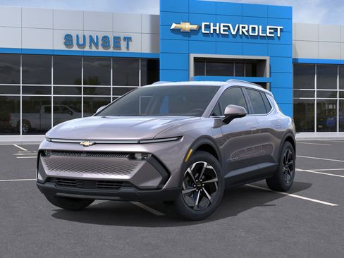 New 2026 Chevrolet Equinox EV LT image 6