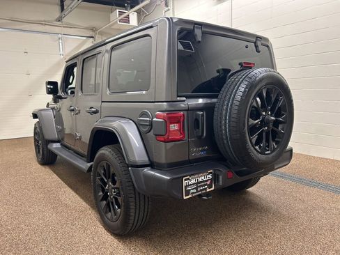 Used 2025 Jeep Wrangler Unlimited Sahara AWD/4WD image 4