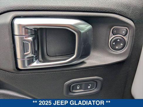 Used 2025 Jeep Gladiator Mojave w/ Convenience Group AWD/4WD image 11