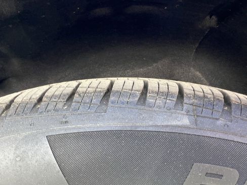 Used 2025 Mercedes-Benz GLC 350e 4MATIC image 12