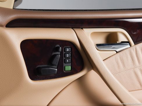 Used 2001 Mercedes-Benz E 320 Sedan image 35