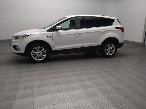Used 2019 Ford Escape SE FWD image 2