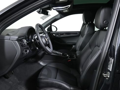 Used 2026 Porsche Macan AWD/4WD image 5