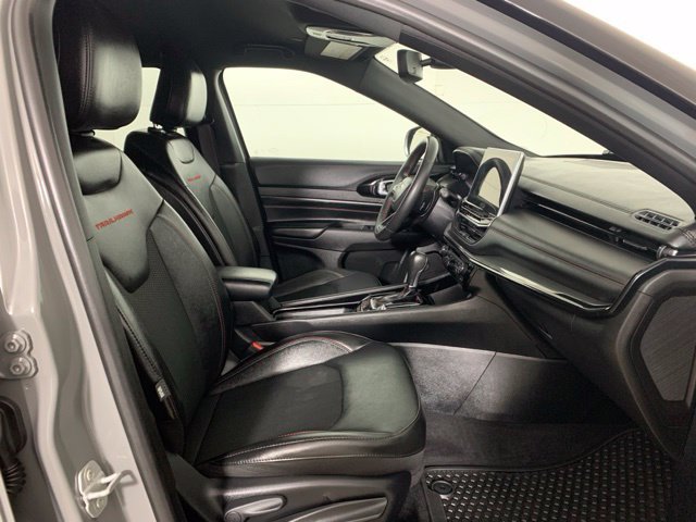 Used 2023 Jeep Compass Trailhawk w/ Trailhawk Convenience Group AWD/4WD image 20