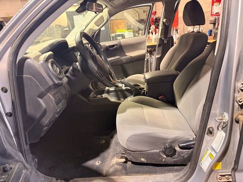 Used 2021 Toyota Tacoma SR image 20