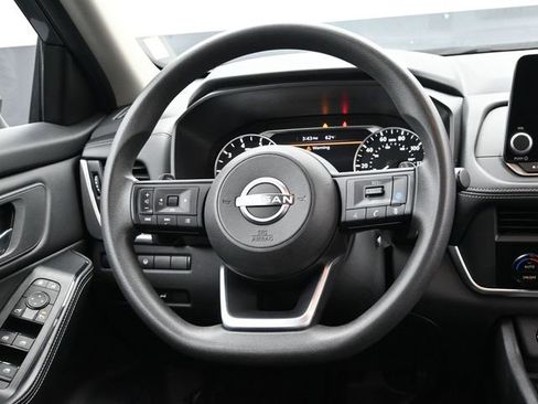 Used 2024 Nissan Rogue SV image 14