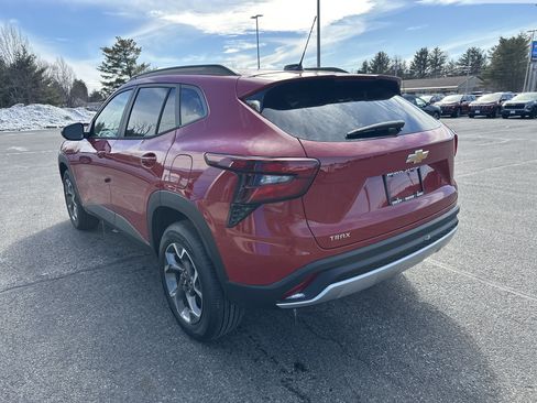 New 2026 Chevrolet Trax LT w/ Driver Confidence Package FWD image 4