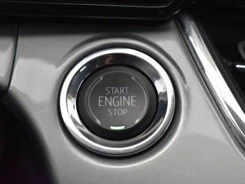 Used 2025 Chevrolet Trax LT FWD image 27