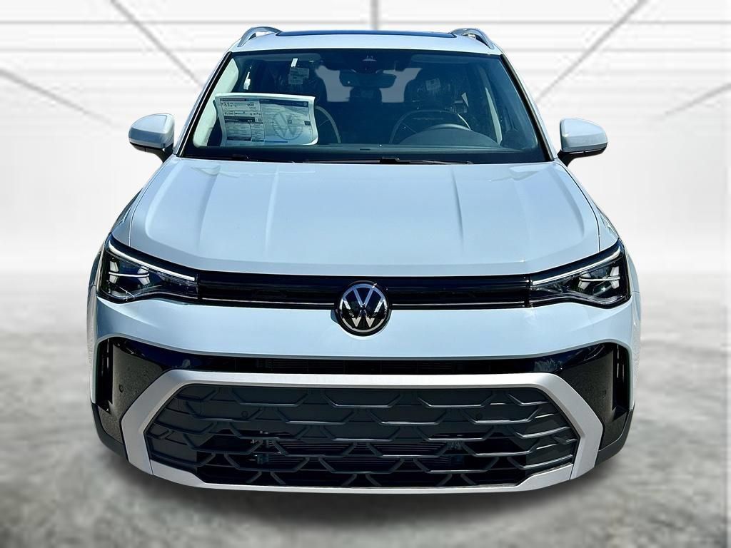 New 2026 Volkswagen Taos SE FWD image 2