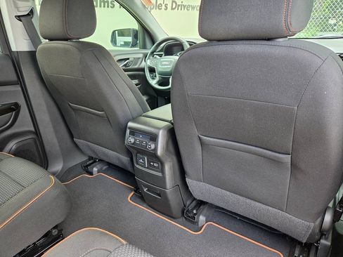 Used 2023 GMC Acadia AT4 AWD/4WD image 12