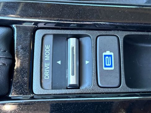 Certified 2025 Honda Accord Touring image 32