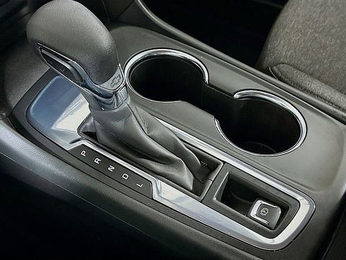 Used 2023 Chevrolet Equinox LT image 16