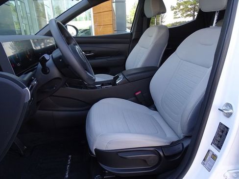 Used 2025 Hyundai Santa Cruz SE image 24