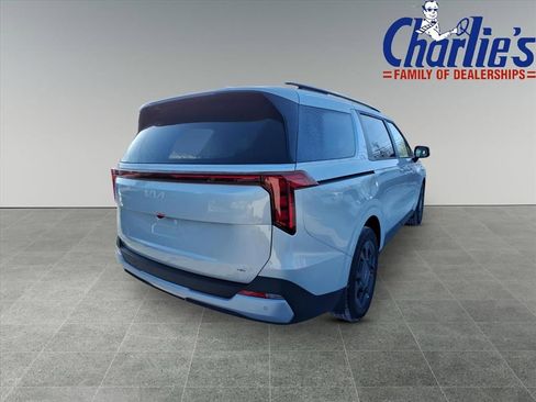 New 2026 Kia Carnival EX image 4