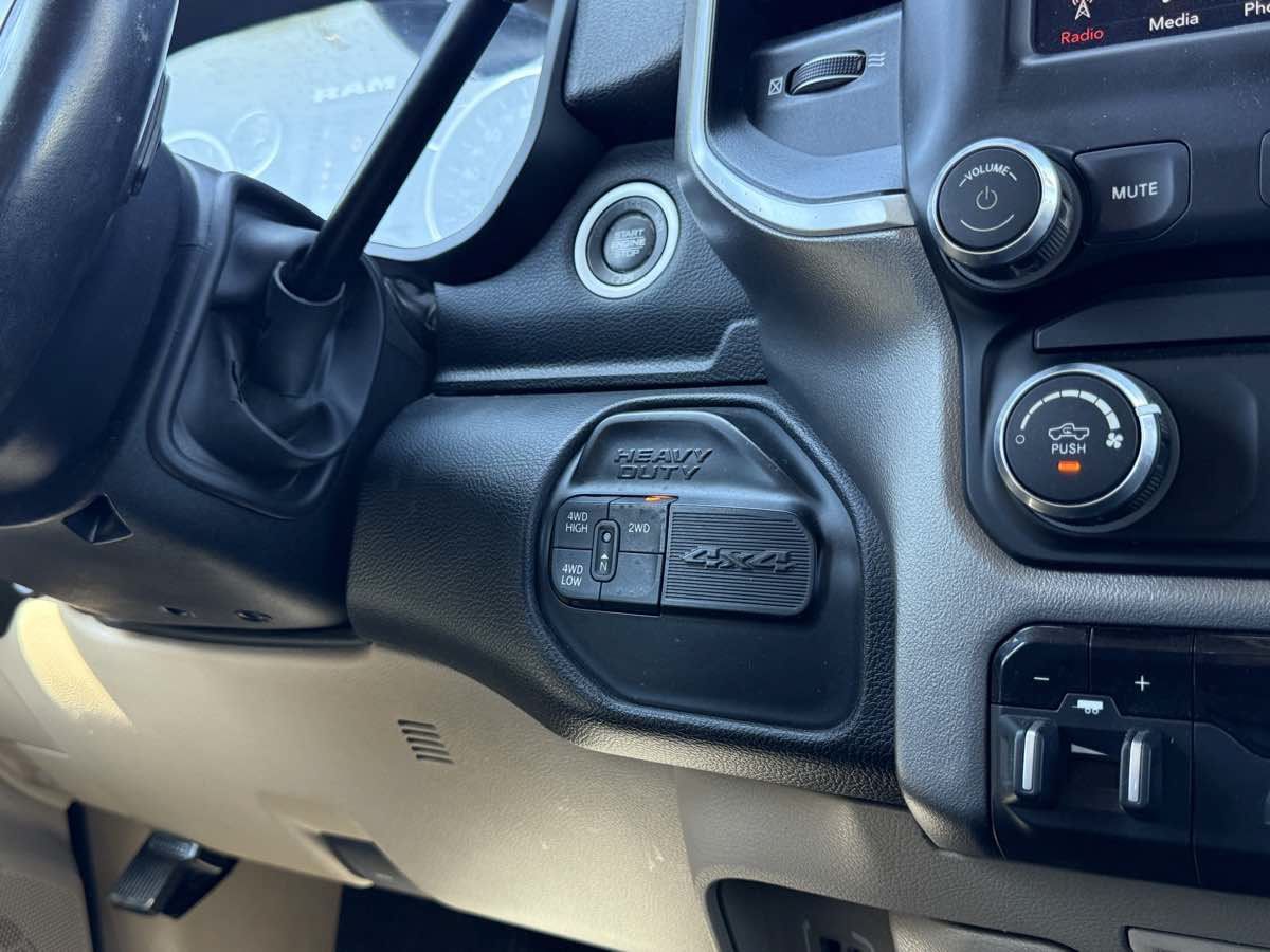 Used 2019 RAM 2500 Laramie AWD/4WD image 18