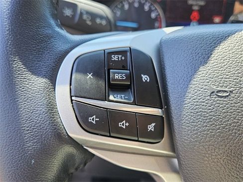 Used 2023 Ford Explorer XLT image 26