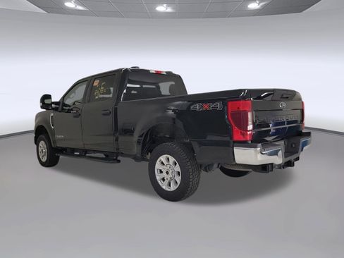 Used 2022 Ford F250 XLT AWD/4WD image 3
