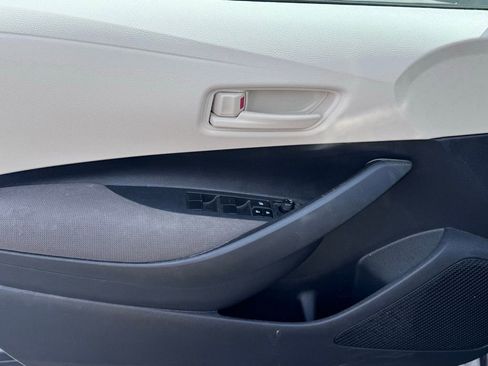 Used 2025 Toyota Corolla LE image 23