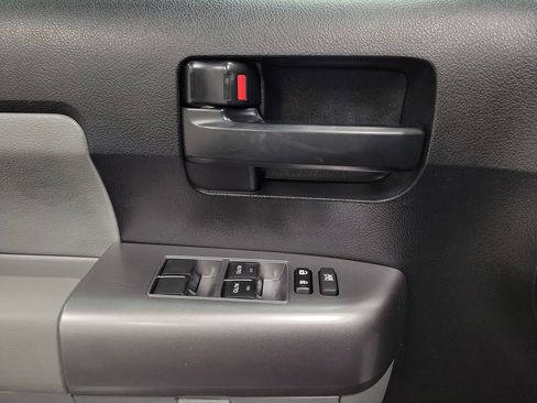 Used 2018 Toyota Sequoia SR5 image 19