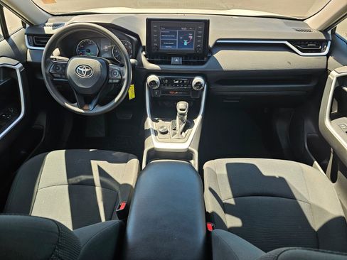 Used 2019 Toyota RAV4 LE AWD/4WD image 15