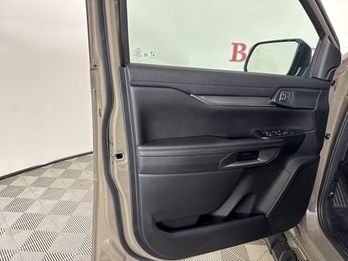 New 2025 Ford Ranger Lariat w/ FX4 Off-Road Package image 18