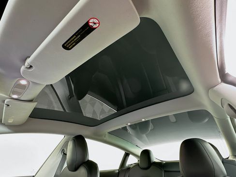 Used 2020 Tesla Model 3 Standard Range Plus image 24