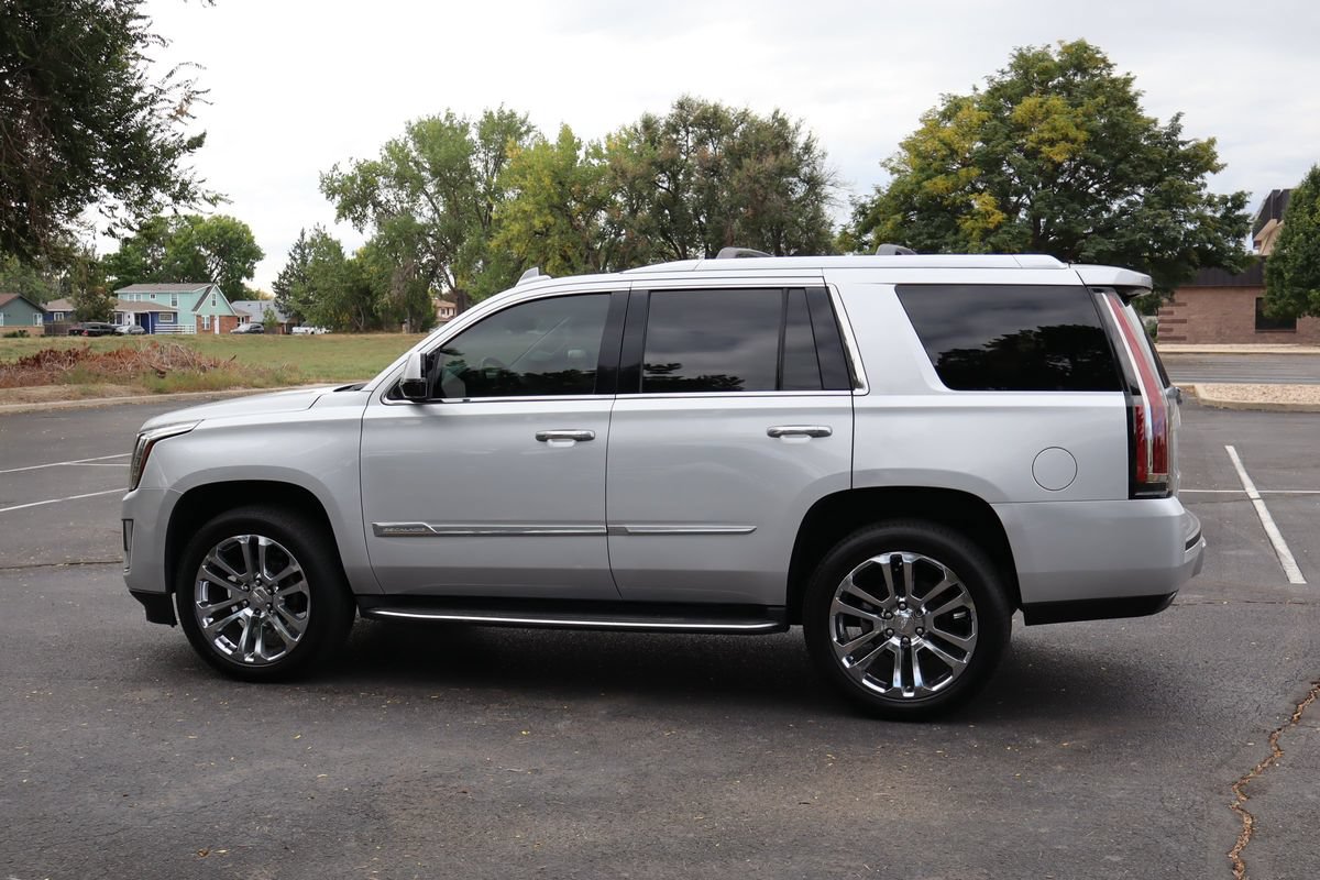 Used 2016 Cadillac Escalade Luxury AWD/4WD image 8