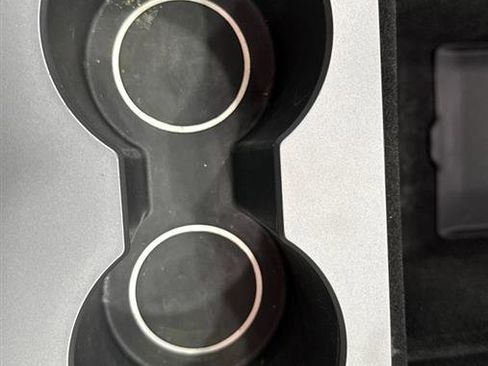 Used 2022 Tesla Model Y Long Range image 44