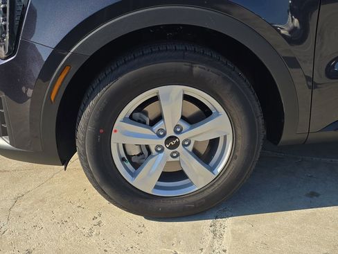 New 2026 Kia Sorento LX FWD image 35