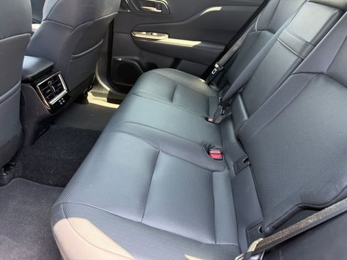 Used 2025 Toyota Crown Signia w/ Advanced Technology Package AWD/4WD image 7