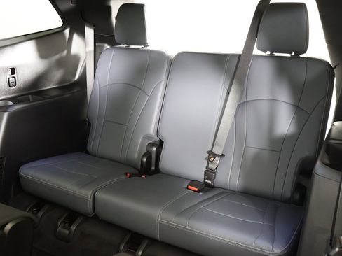 Used 2022 Buick Enclave Essence w/ Experience Buick Package image 42