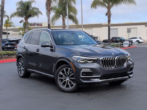 Used 2019 BMW X5 xDrive40i w/ Convenience Package AWD/4WD image 2