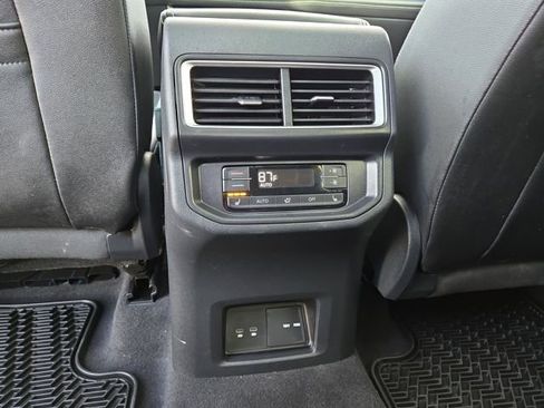 Used 2025 Volkswagen Atlas SEL image 32