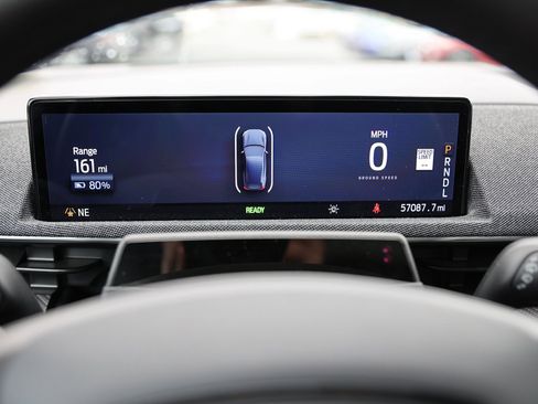 Used 2022 Ford Mustang Mach-E Premium image 37