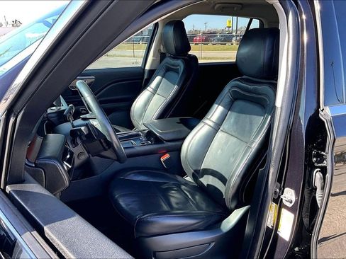 Used 2020 Lincoln Aviator Reserve w/ Elements Package Plus AWD/4WD image 35