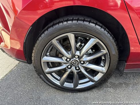 Used 2019 MAZDA MAZDA3 AWD Hatchback w/ Preferred Pkg image 11