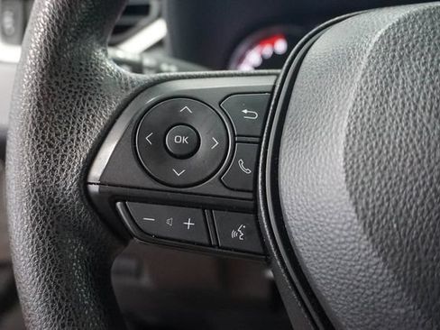 Used 2025 Toyota RAV4 XLE AWD/4WD image 18
