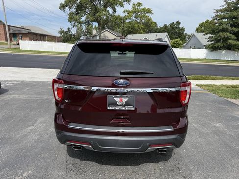 Used 2018 Ford Explorer XLT w/ Equipment Group 202A FWD image 6
