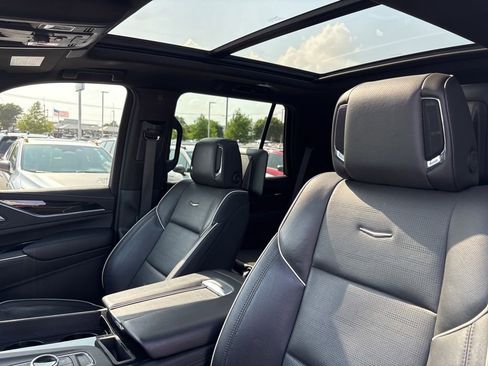 Used 2023 Cadillac Escalade Sport AWD/4WD image 5