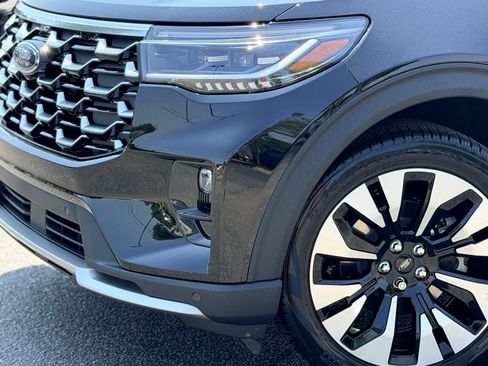 New 2026 Ford Explorer Platinum AWD/4WD image 3